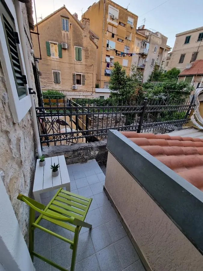 Center Perfect Spot Apartment Split